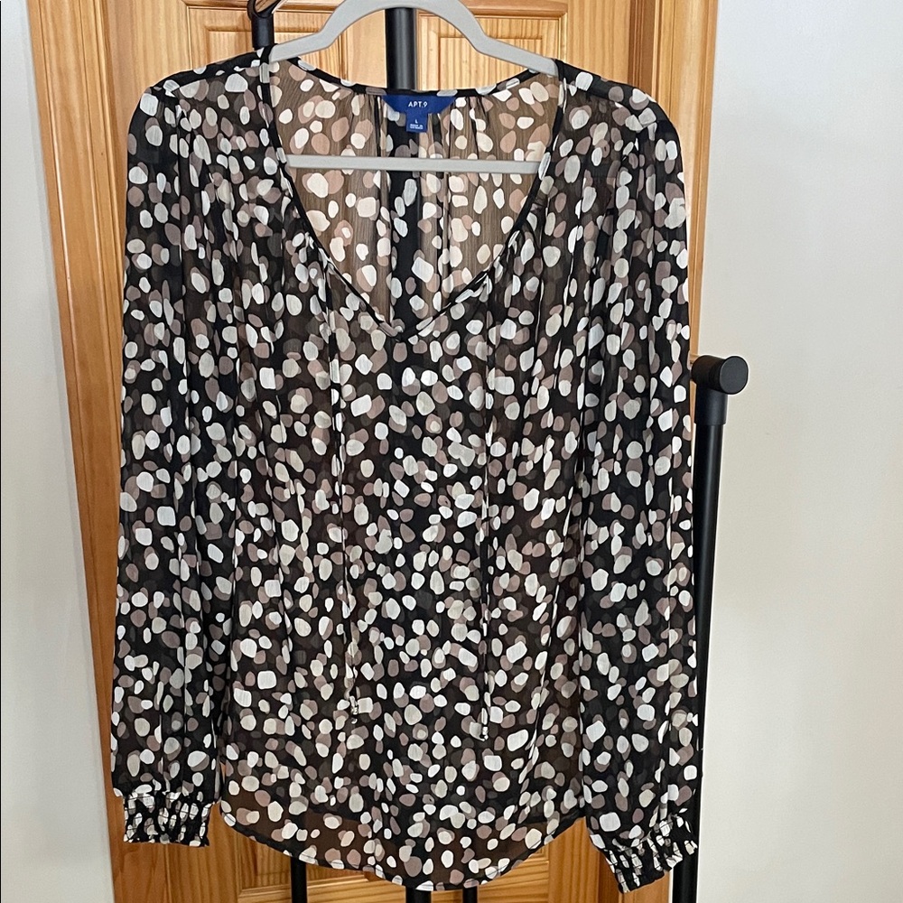 Apt. 9 Women's Black and White Patterned long sleeve Blouse